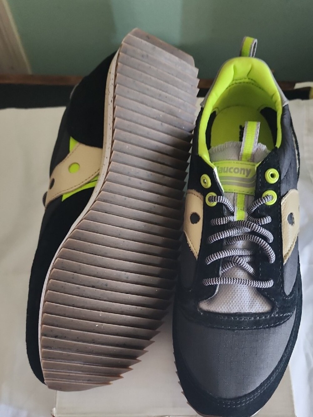 Saucony Jazz 81 Peak Premium Black Acid Lime Sneakers NIB Men's 10 - Picture 4 of 4